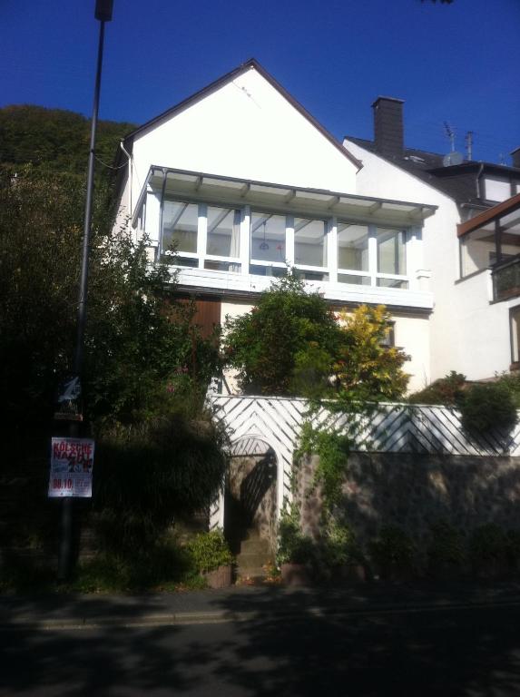 Ferienhaus Moselblick mit kostenfreien ÖPNV-Ticket - Bed and Breakfast Ürzig