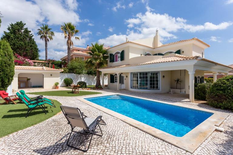 Villa Paraiso da Luz by Seewest - B&B Senhora da Luz