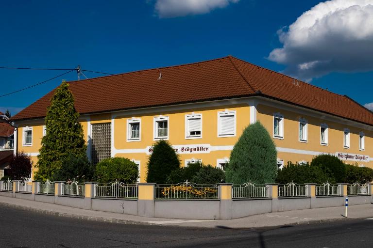 Gästehaus Stögmüller - B&B Asten