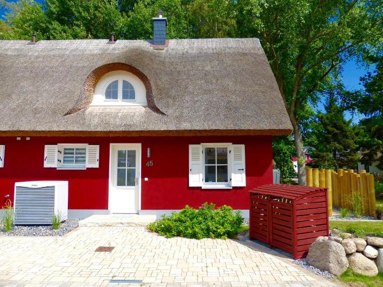 Ferienhaus Stella - Bed and Breakfast Glowe