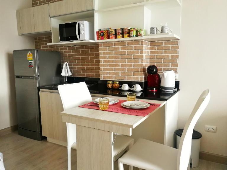 Diamant Modern Room Condominium Resort - B&B Chiang Mai