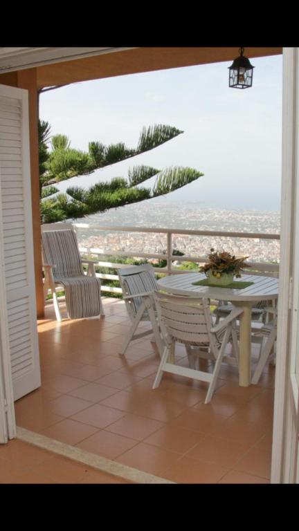 Lomarchi Holiday Home - Ferienwohnung Carini
