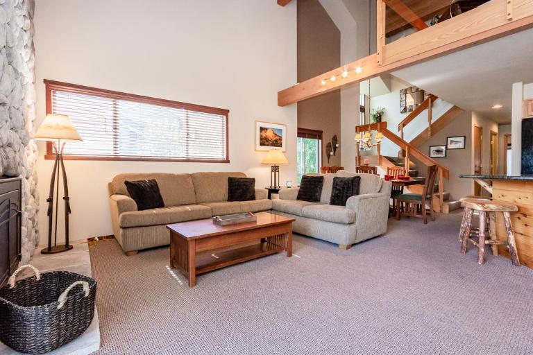 Snowcreek IV 598 - B&B Mammoth Lakes