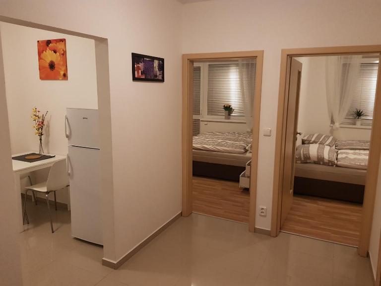 NEWLY BUILT APARTMENT 5 WITH BALCONY NEAR CENTER - B&B Brno