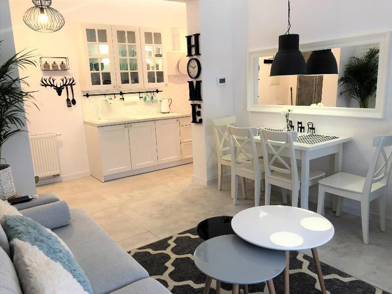 Apartament BellaPola 2 - Bed and Breakfast Nysa