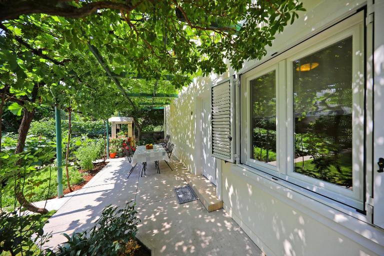 Girica Apartments - B&B Zara