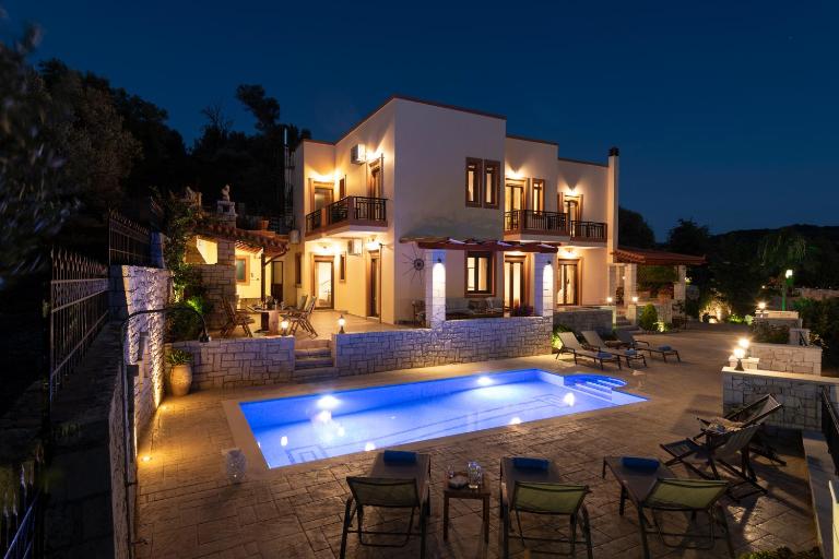 Ageri Traditional Villa - Chambres d'hôtes Argyroúpoli
