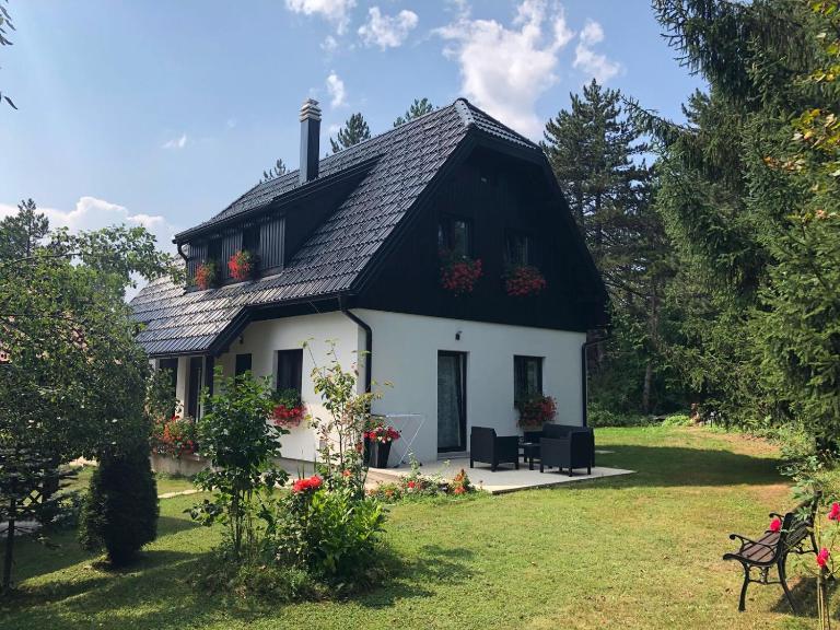 Plitvice Retreat Apartments - Bed and Breakfast Rudanovac
