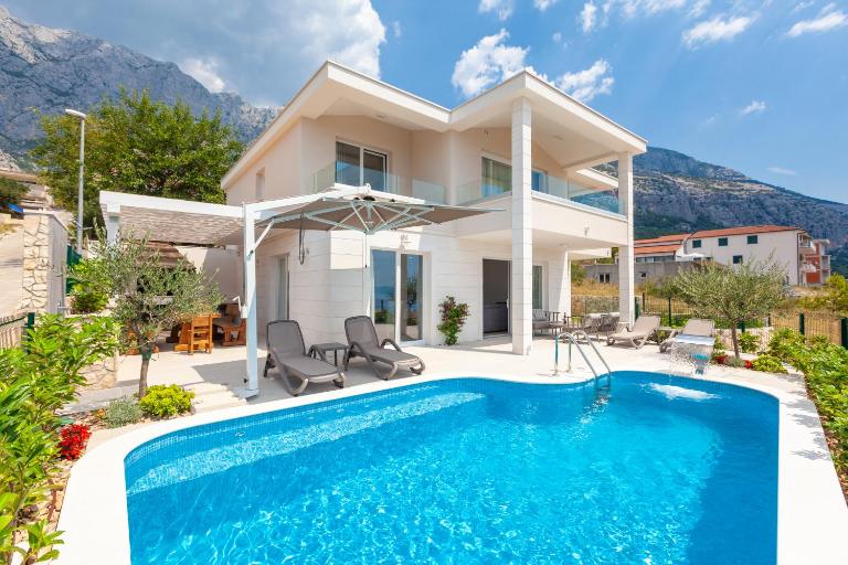 Villa Luka - Bed and Breakfast Makarska