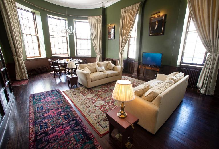 Cupar Burgh Chambers - B&B Cupar