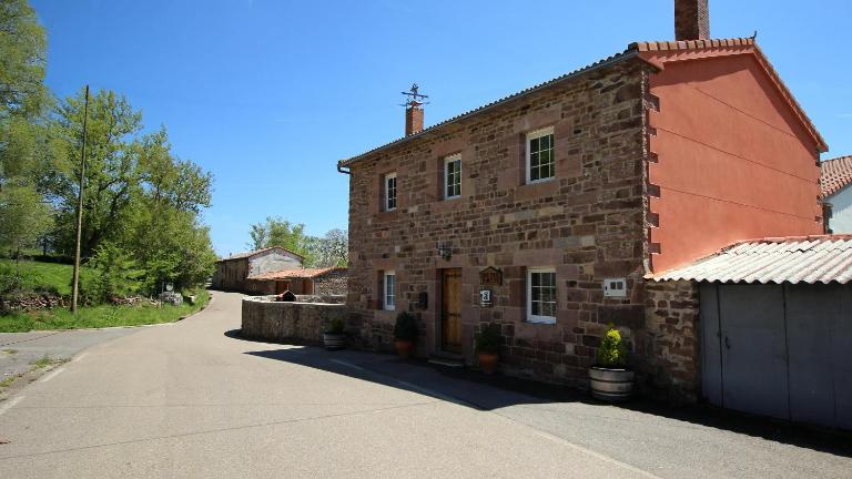 Casa Rural LA COVA - B&B Suano