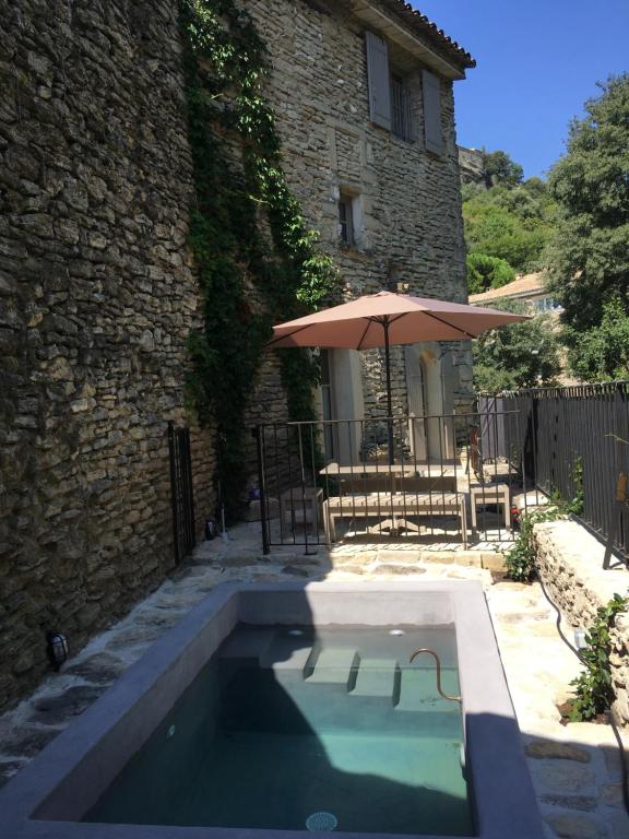 La Calade, maison de village - B&B Gordes