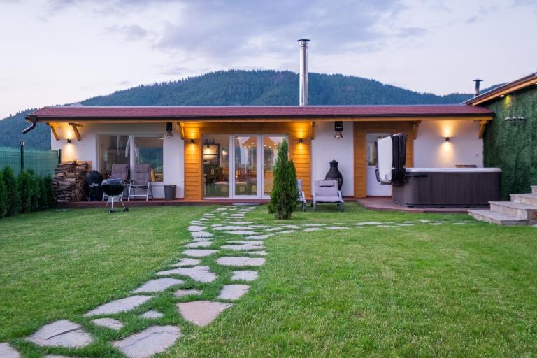 Villa ADELHEIDE - Spa, BBQ & Jacuzzi - Chambres d'hôtes Beli Iskar