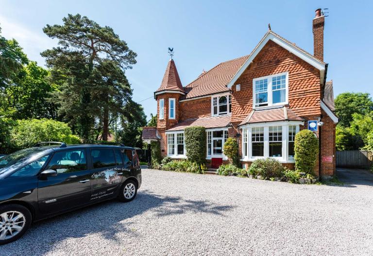 The Lawn Guest House Gatwick - Ferienwohnung Horley