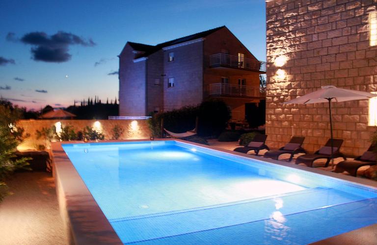 Villa Grand Pinea - Chambres d'hôtes Čilipi