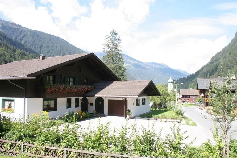 Landhaus Heidi - B&B Partenen