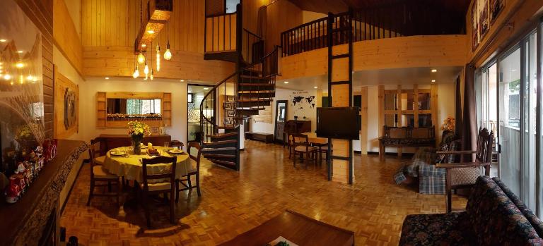 HOMESTAY DE MARQS - STYLISH and SPACIOUS 3 BEDROOM VACATION HOME - Bed and Breakfast Baguio City