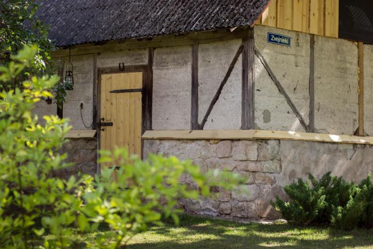 Lauku māja "Zvejnieki" - B&B Ķegums