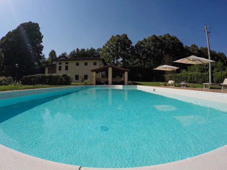 CASALE LA FATA -tipico toscano immerso nelle colline tra Lucca e Versilia, 6 appartamenti indipendenti - Ferienwohnung Camaiore
