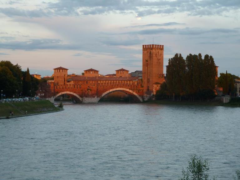 Casa Archi - Vista sul Fiume - Ferienwohnung Verona