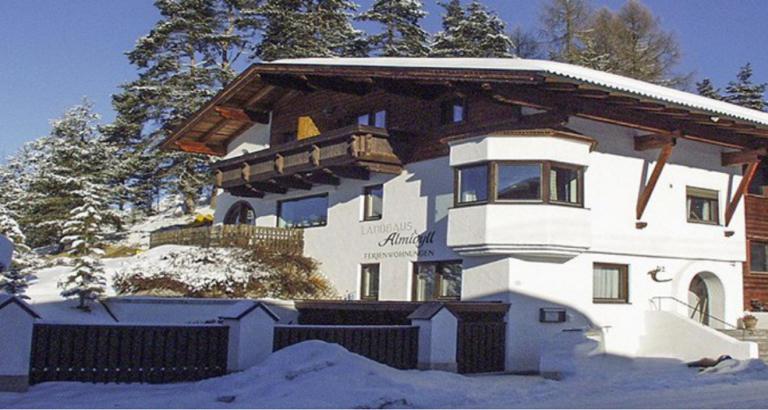 Landhaus Almidyll - B&B Seefeld in Tirol