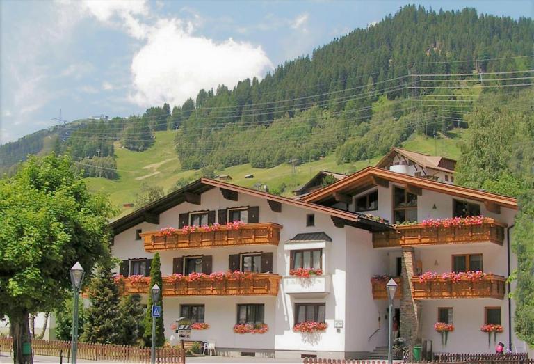 Haus Fallesin - B&B St Anton am Arlberg