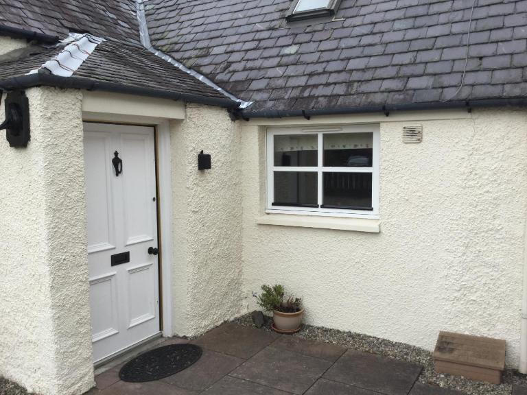 Three-Bedroom Old Cottage Free Parking - Bed and Breakfast Inverness