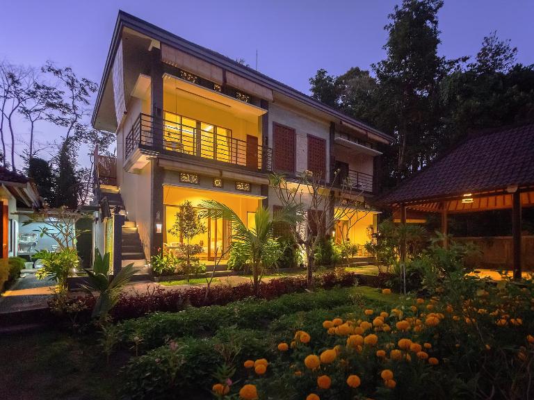 Demank Hidden Guesthouse - Bed and Breakfast Ubud