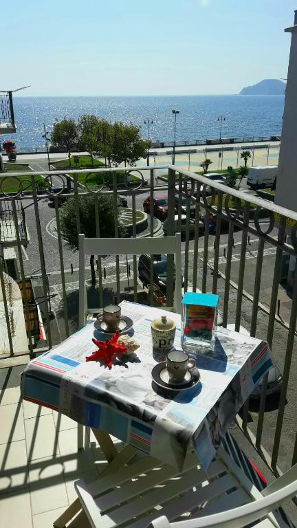 Coral & Turquoise - B&B Pozzuoli