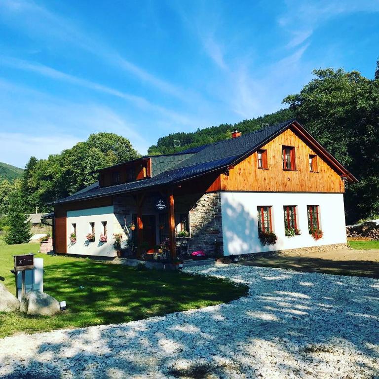 Chata u Cecila - Chambres d'hôtes Loučná nad Desnou