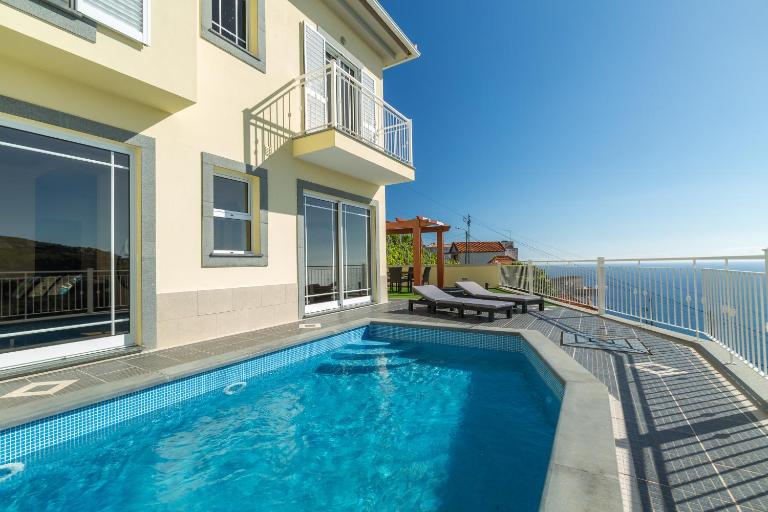Casa Agrela by Rent2U, Lda Swimming Pool & Jacuzzi - Ferienwohnung Calheta