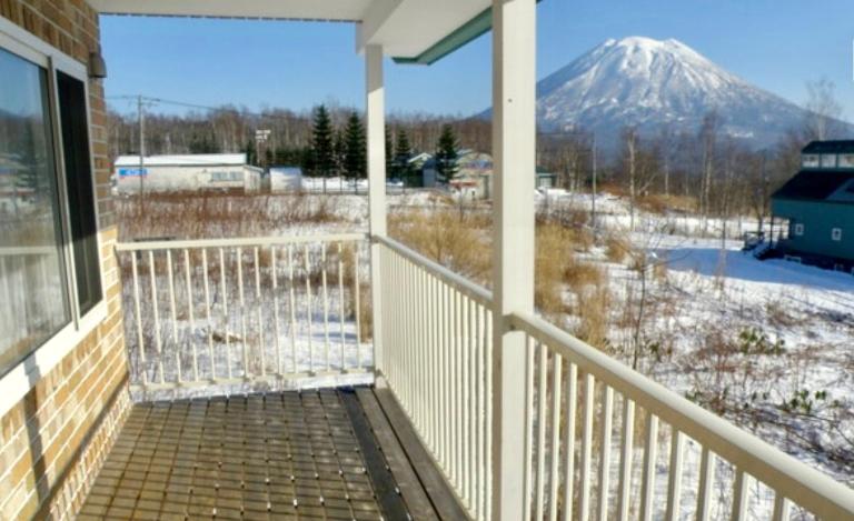 Yotei Townhouse - 2 bedrooms with covered BBQ deck - B&B Niseko Town
