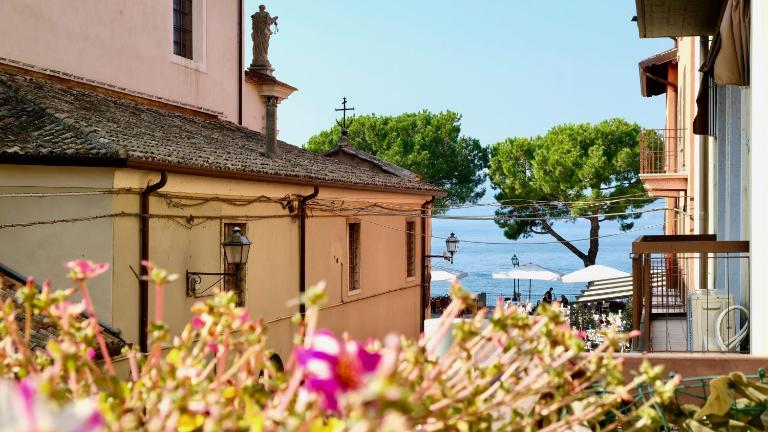 Boutique Apartment Cà Tulles - B&B Torri del Benaco