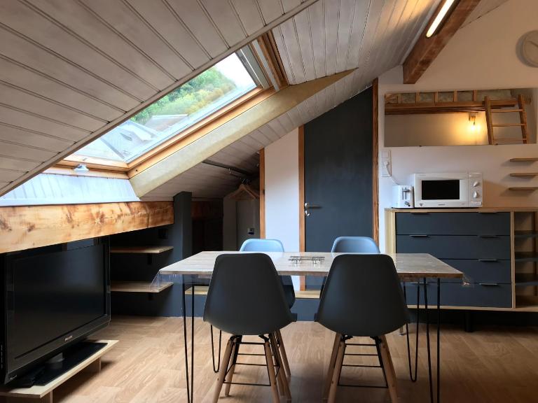 Joli studio 4P entre télécabine et Commerces - Chambres d'hôtes Cauterets