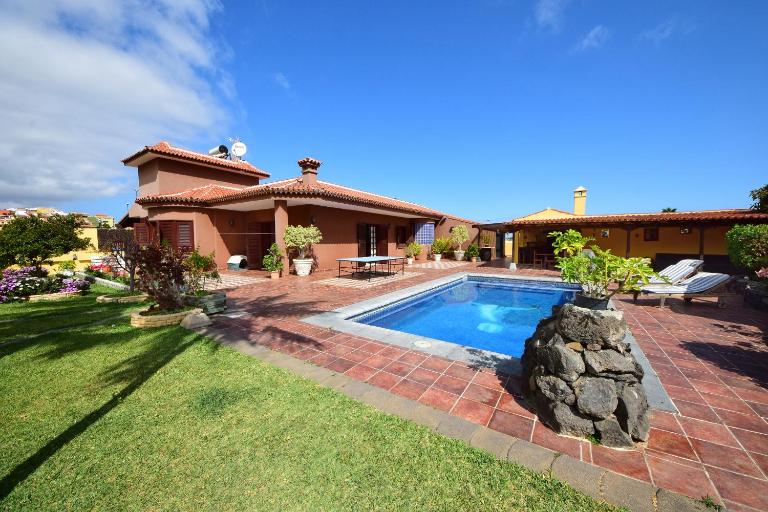 Alina - Vivienda vacacional con piscina privada - B&B Puerto de la Cruz