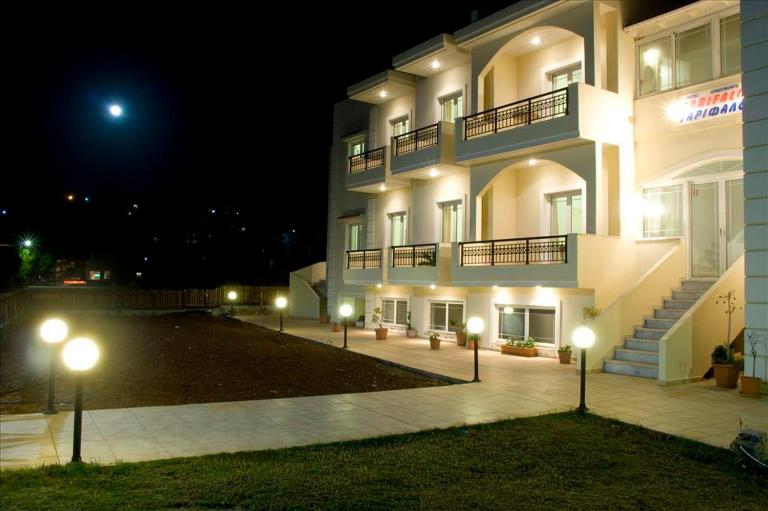 Garifalo Apartments - Bed and Breakfast Kalyves
