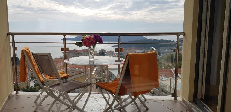 The Magic Sea View Apartments - Bed and Breakfast Budva