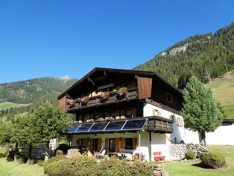 Almblick Appartements - Bed and Breakfast Sankt Jakob in Defereggen