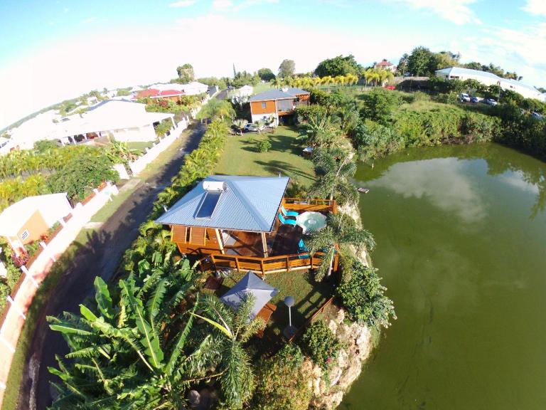 BUNGA-LODGE (bungalow 4* avec piscine privée) - B&B Douville