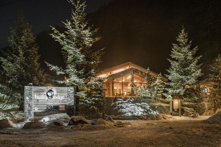 Hüttenhotel Husky Lodge - B&B Muotathal