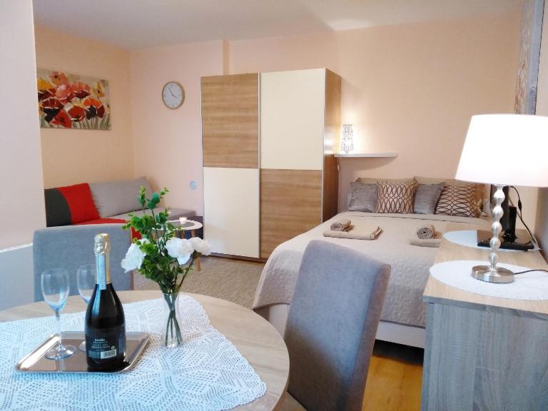 Sunray Studio Apartment - B&B Zagreb