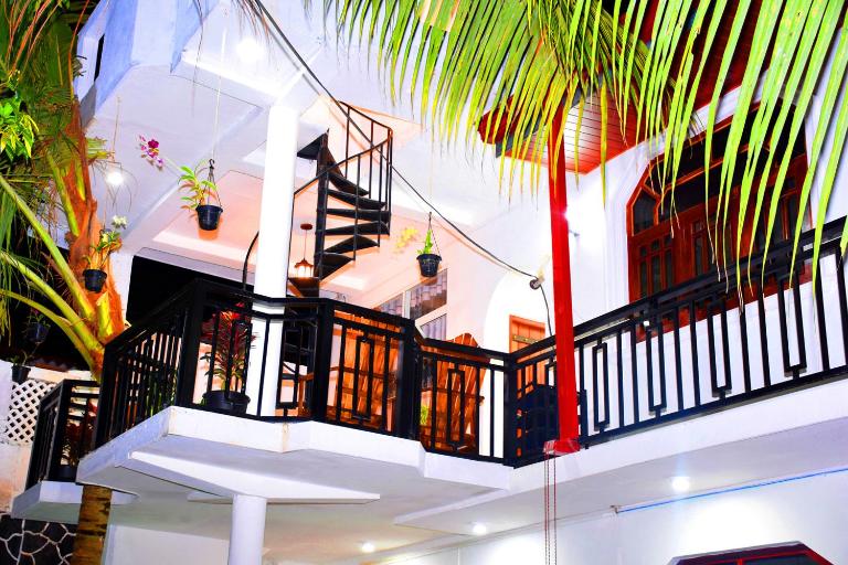Indunil place hiriketiya with pool - Chambres d'hôtes Dikwella