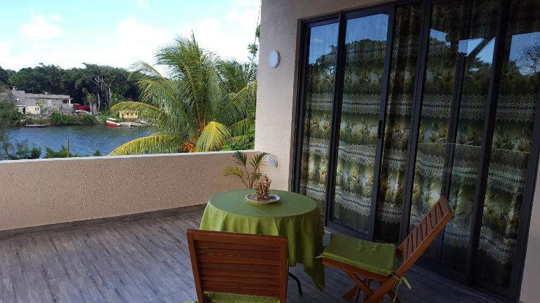 Riverside Holiday Home - Ferienwohnung Grande Rivière Sud Est