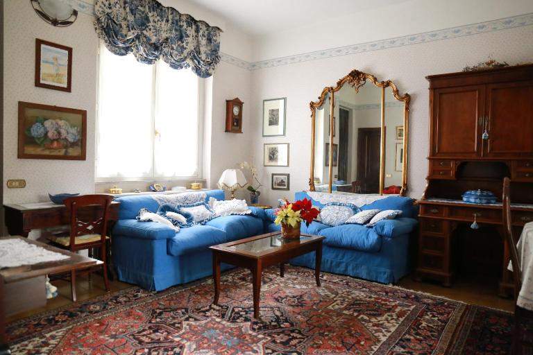 Golden Memories Holiday Home - B&B Albavilla