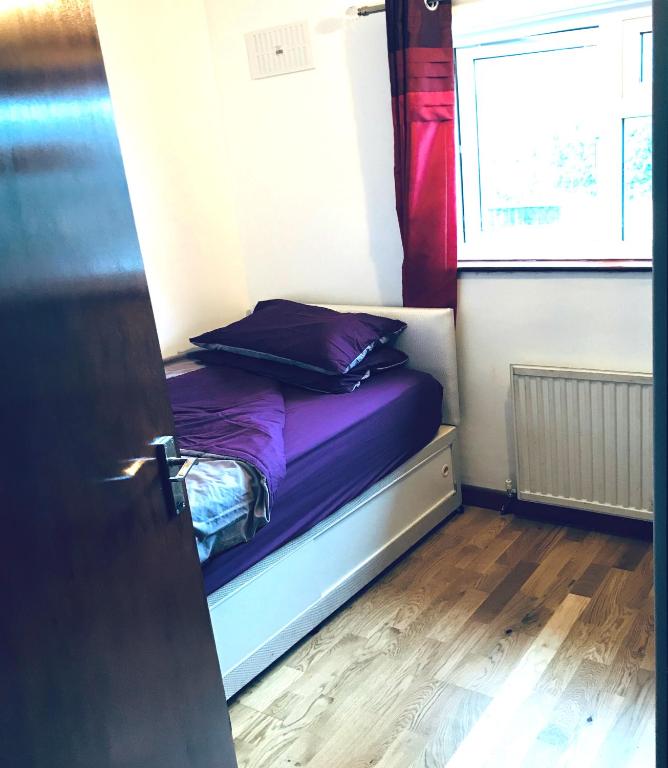 A single room in Headington, near Oxford Brookes University, 15 Minutes by Bus to City Centre - B&B Oxford