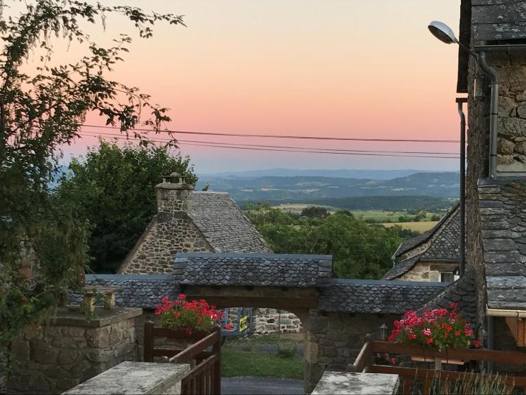 Lo Soulenquo à Fonteilles sur le GR 65 - B&B Golinhac