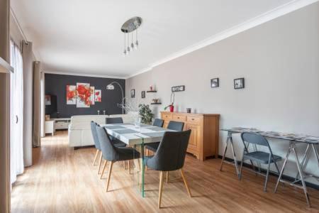 13 rue de la pyramide Bel Appartement - B&B Mèze