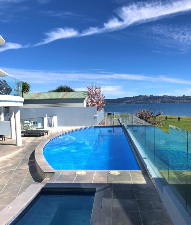 Lakeside Apartment Waimahana 1 - B&B Taupo