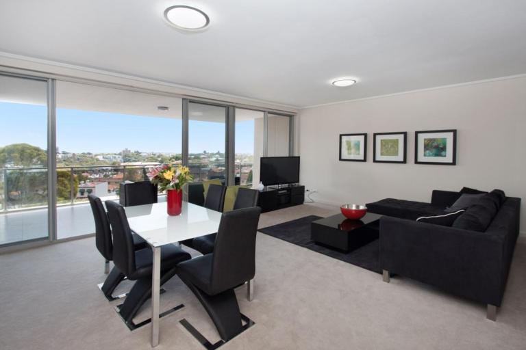 The Junction Palais - Modern and Spacious 2BR Bondi Junction Apartment Close to Everything - B&B Sydney