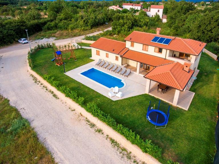 Villa Jadran - B&B Nedeščina